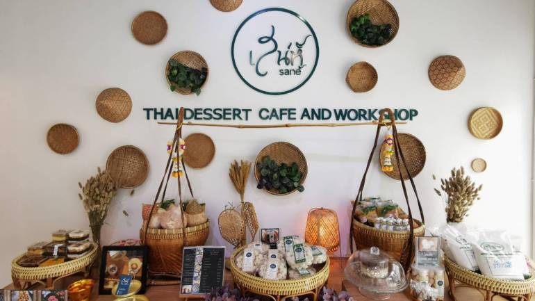 ร้านเสน่ห์ขนมไทย (Sané Café & Workshop) ขนมไทยร้านดังย่านฝั่งธน ขนมไทยชิ้นพอดีคำ อบอวลด้วยเสน่ห์ชวนให้ลิ้มลอง จากตะนาวสู่ย่านฝั่งธน